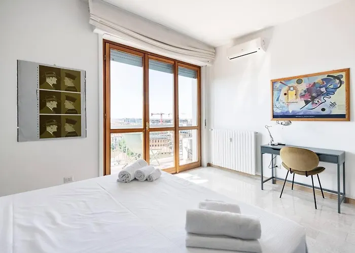 Amazing City Center Skyline Apartment