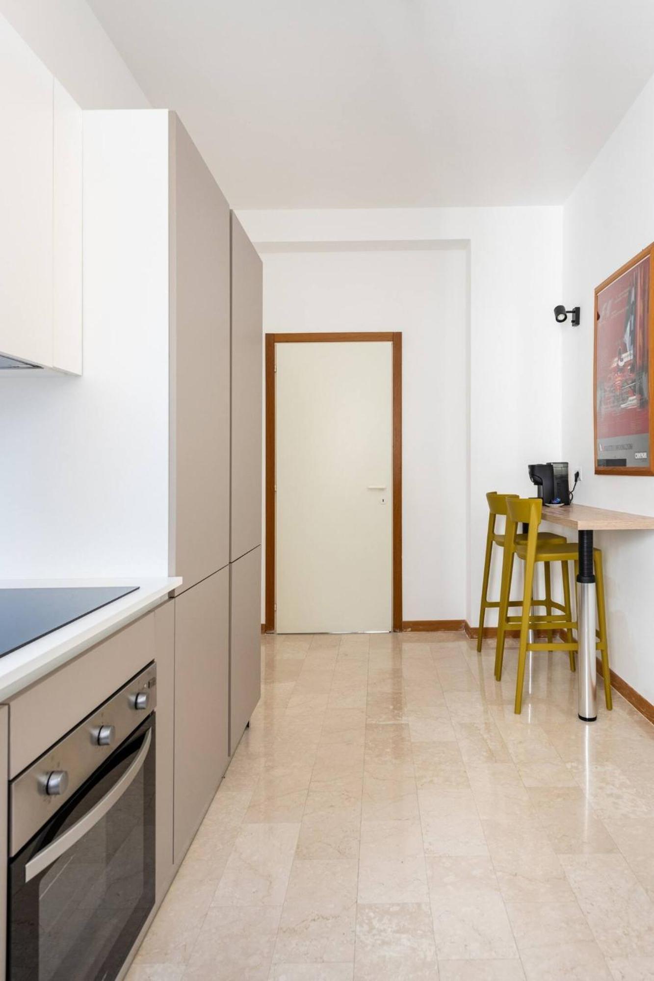 Amazing Center Skyline Apartment Milan